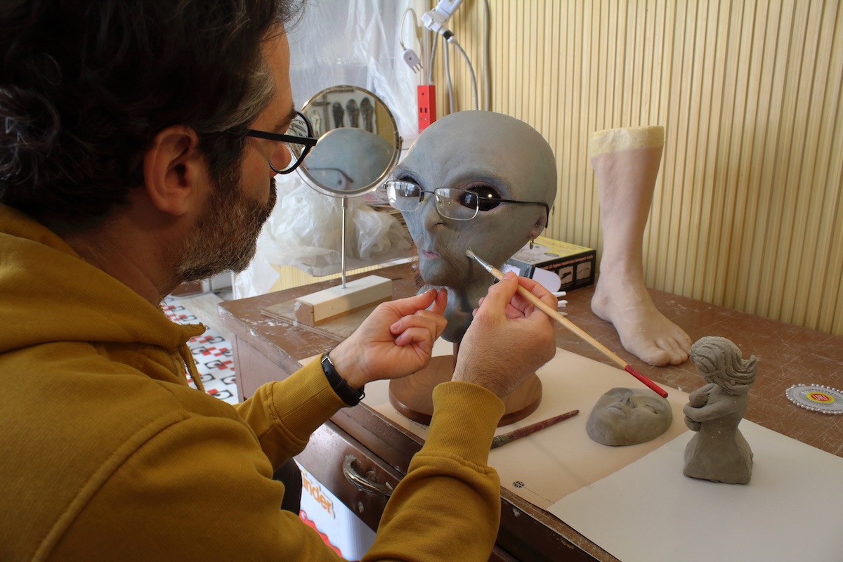 Produzione di effetto speciale testa di alieno